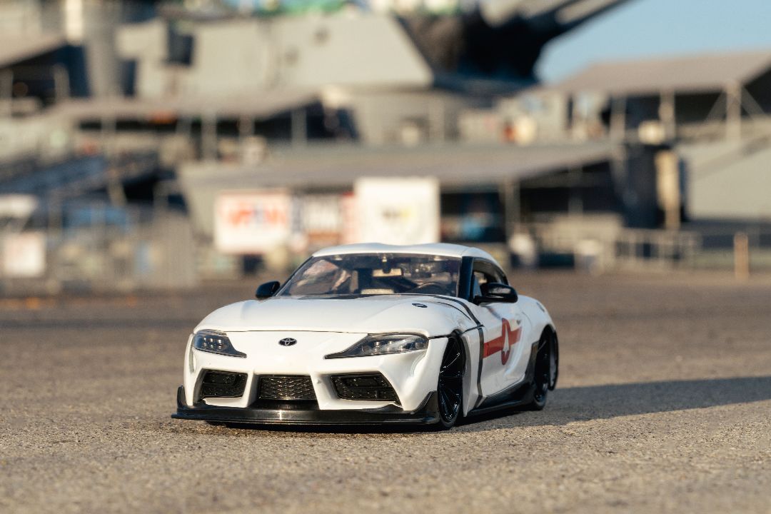 Jada 1/24 "Hollywood Rides" Robotech 2020 Supra with Rick Hunter – image 21