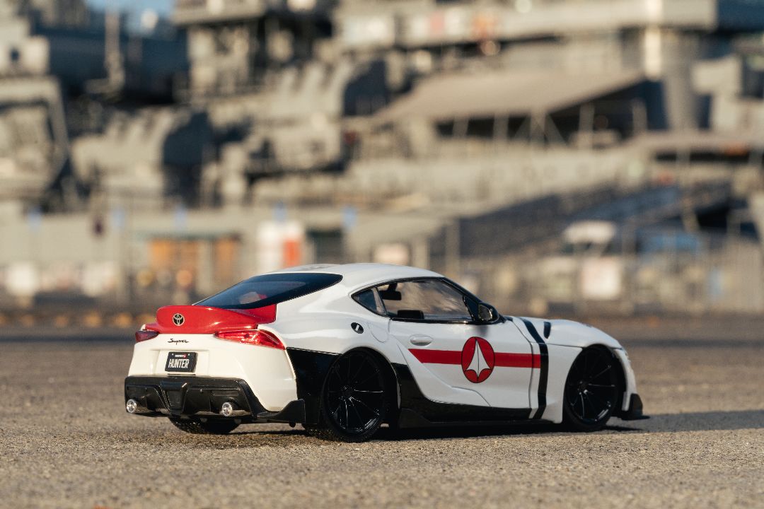 Jada 1/24 "Hollywood Rides" Robotech 2020 Supra with Rick Hunter – image 25