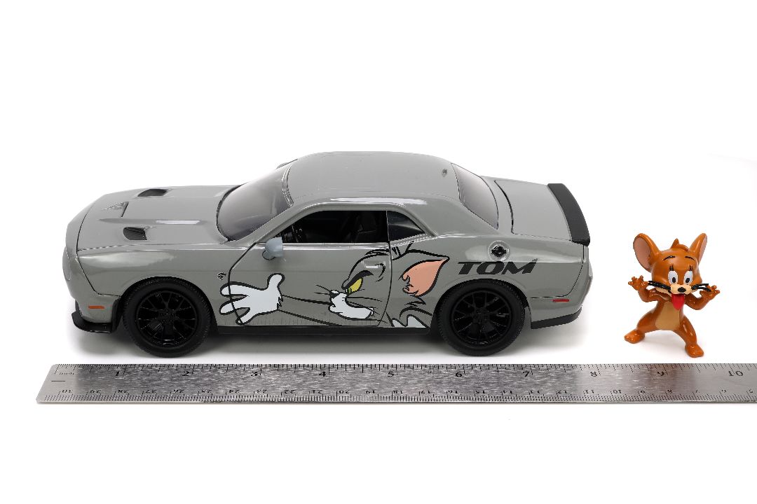 Jada 1/24 "Hollywood Rides" 2015 Challenger SRT8 Hellcat w/Jerry – image 17