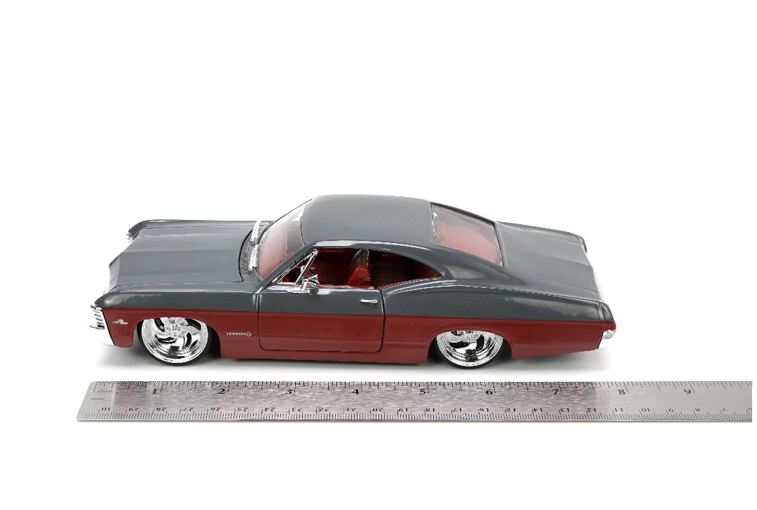 Jada 1/24 "BIGTIME Muscle" 1967 Chevy Impala 2-Door – image 7