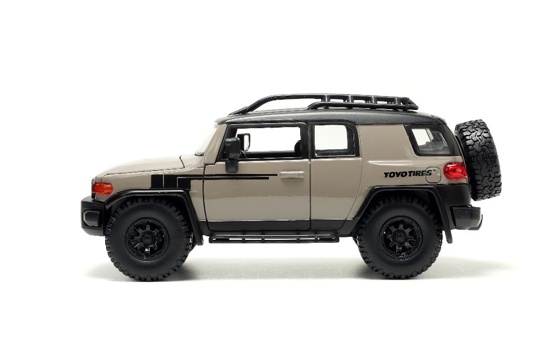 Jada 1/24 "Just Trucks" with Rack - Toyota FJ Cruiser – image 3