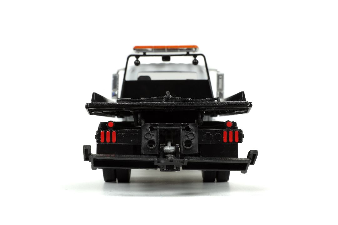 Jada 1/24 International Flat Bed Truck - Glossy White – image 5