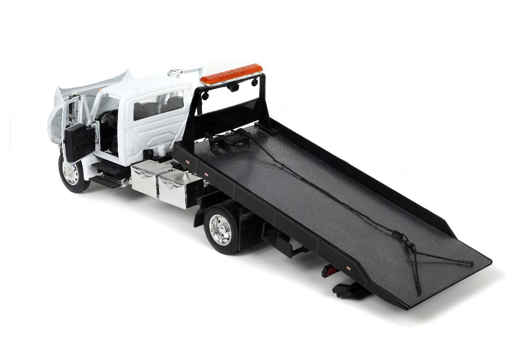 Jada 1/24 International Flat Bed Truck - Glossy White – image 7