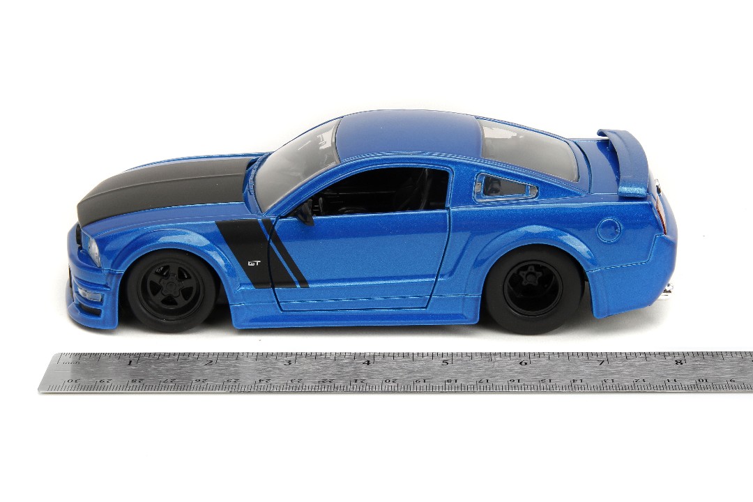 Jada 1/24 "BIGTIME Muscle" 2006 Ford Mustang GT – image 13