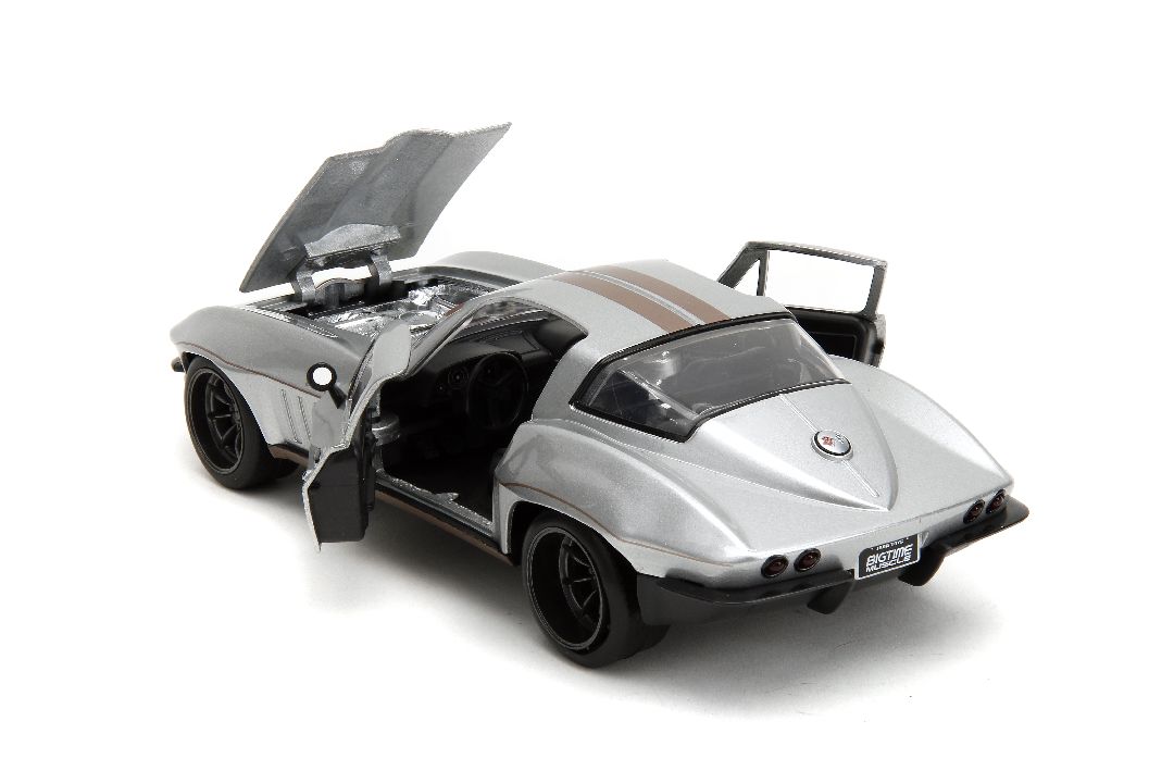 Jada 1/24 "BIGTIME Muscle" 1966 Chevy Corvette – image 11