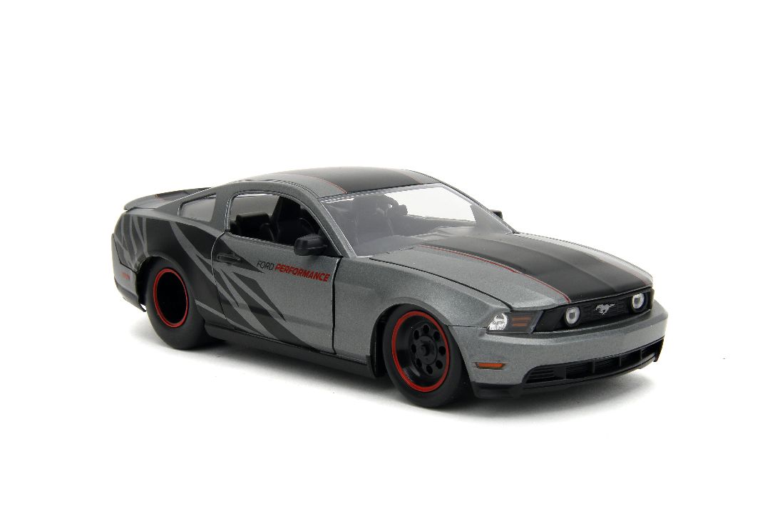 Jada 1/24 "BIGTIME Muscle" 2010 Ford Mustang GT – image 7