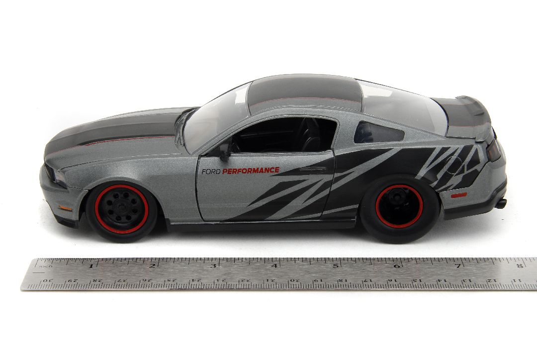 Jada 1/24 "BIGTIME Muscle" 2010 Ford Mustang GT – image 12