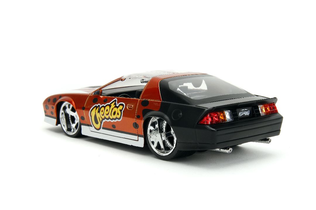Jada 1/24 "Hollywood Rides" Cheetos 1985 Chevy Camaro w/Chester – image 8