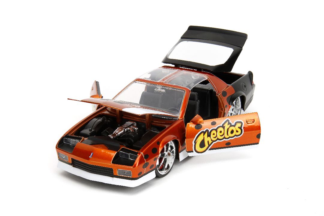 Jada 1/24 "Hollywood Rides" Cheetos 1985 Chevy Camaro w/Chester – image 12