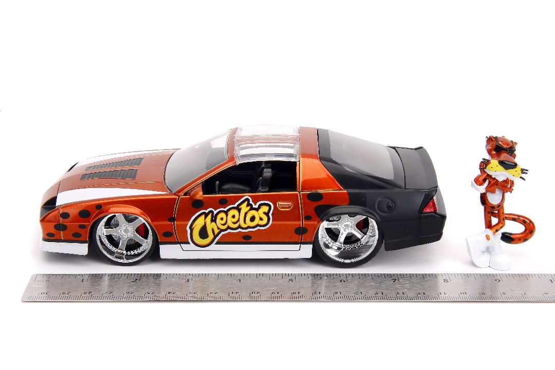Jada 1/24 "Hollywood Rides" Cheetos 1985 Chevy Camaro w/Chester – image 16