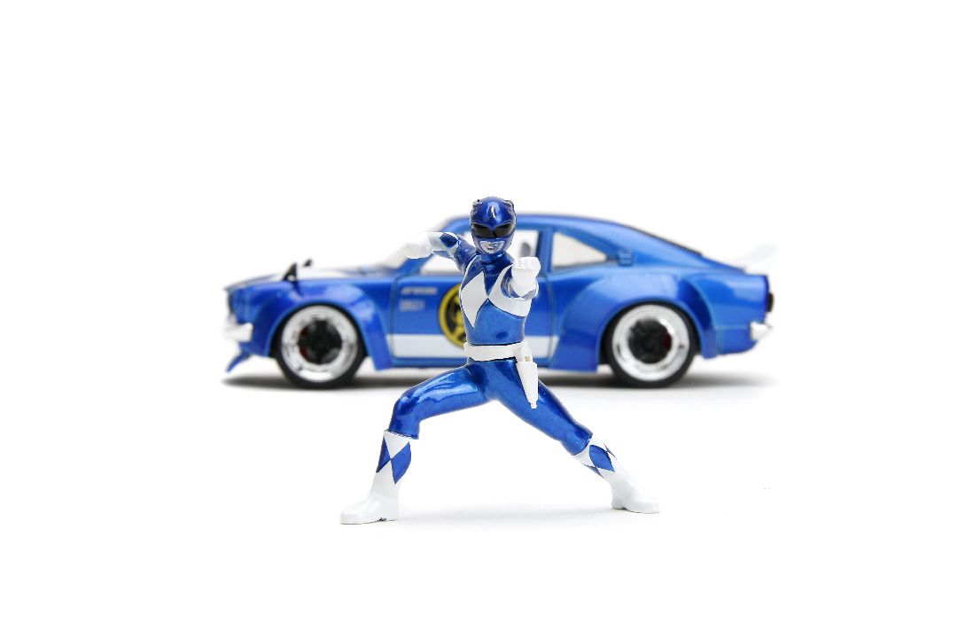Jada 1/24 "Hollywood Rides" 1974 Mazda RX-3 with Blue Ranger – image 3