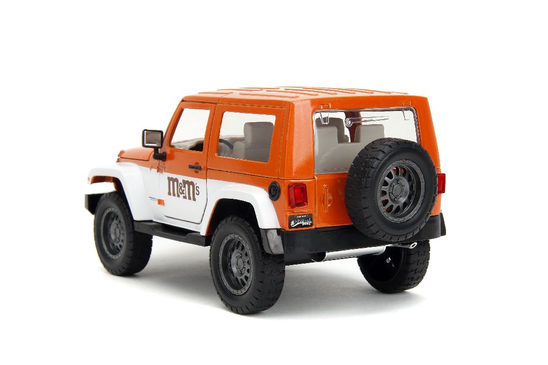 Jada 1/24 "Hollywood Rides" 2007 Jeep Wrangler with Orange M&M – image 7