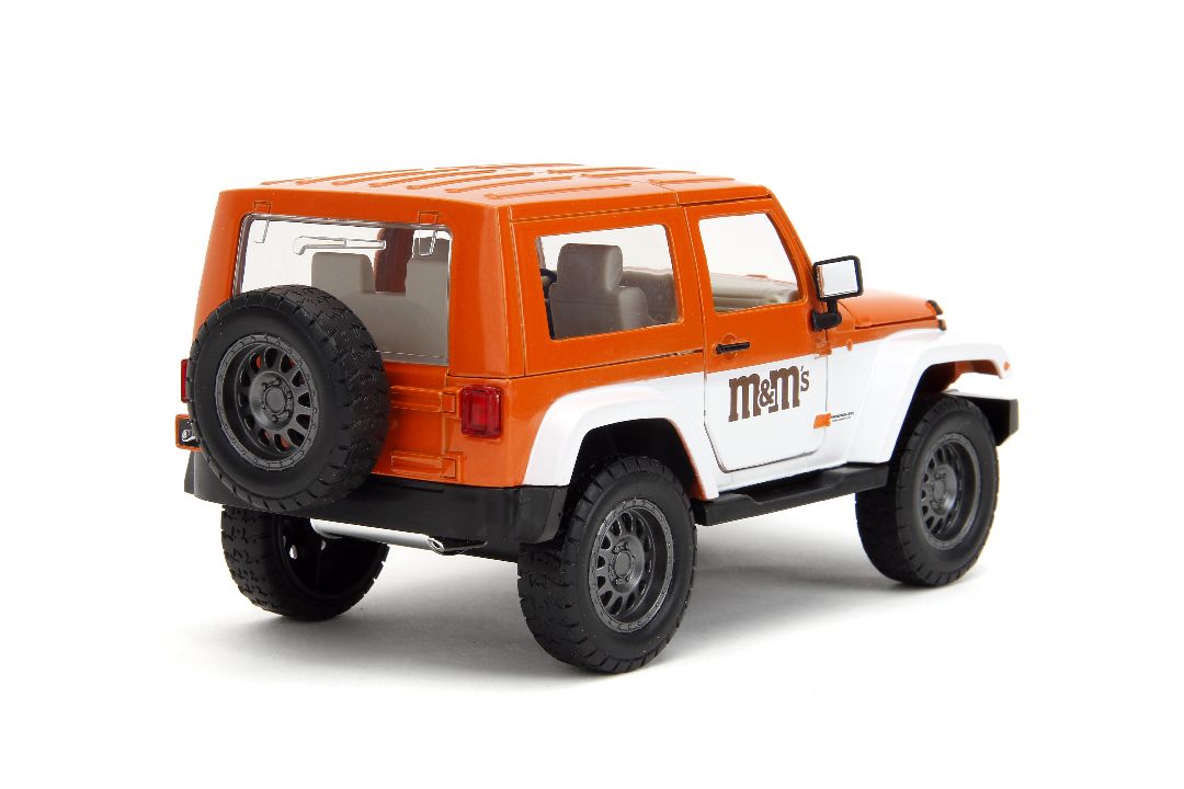 Jada 1/24 "Hollywood Rides" 2007 Jeep Wrangler with Orange M&M – image 9