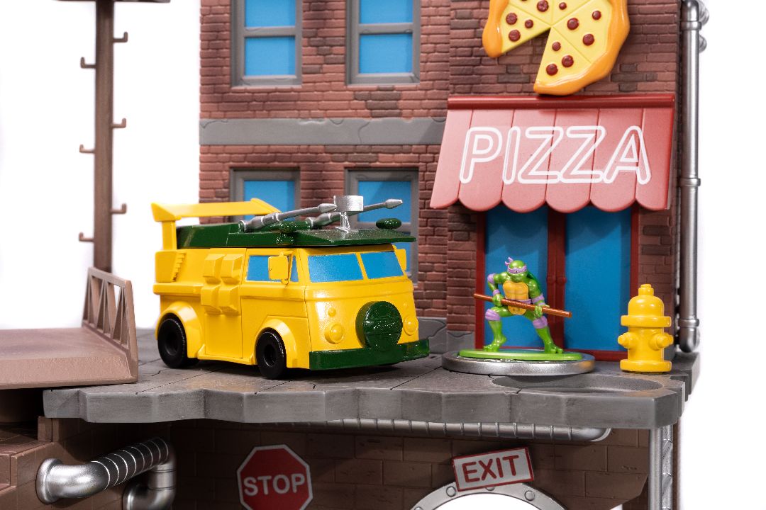 Jada Nano Scene TMNT Turtle Lair with 4 Figures – image 10