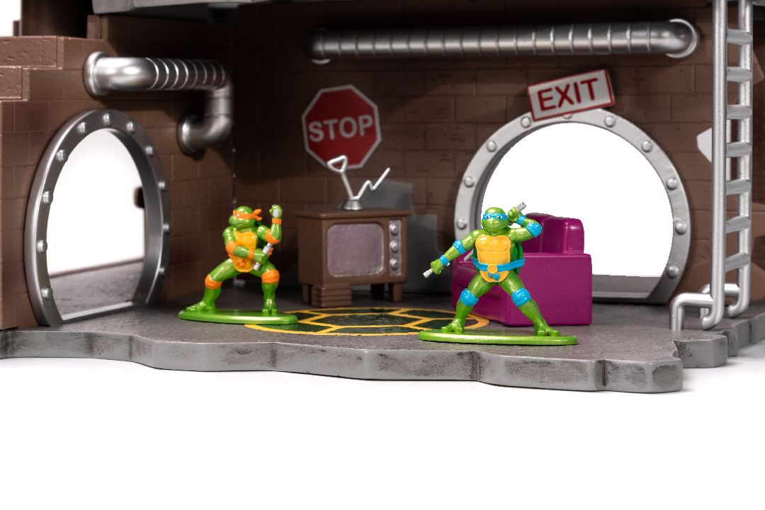 Jada Nano Scene TMNT Turtle Lair with 4 Figures – image 11