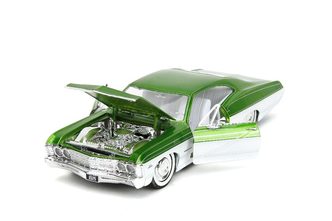 Jada 1/24 "BIGTIME Muscle" 1967 Chevy Impala 2-Door – image 9