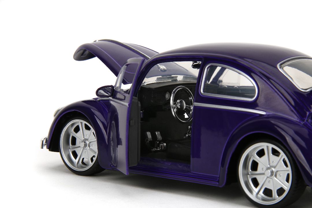 Jada 1/24 "Hollywood Rides" 1959 VW Beetle w/ Wednesday Addams – image 10