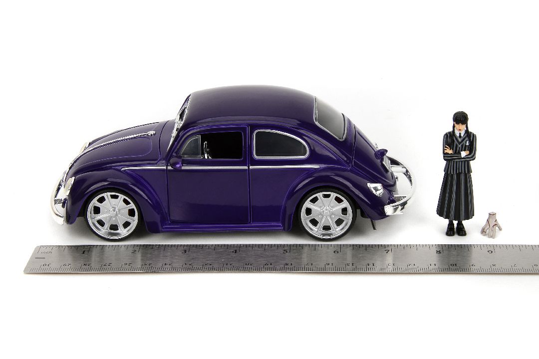 Jada 1/24 "Hollywood Rides" 1959 VW Beetle w/ Wednesday Addams – image 12