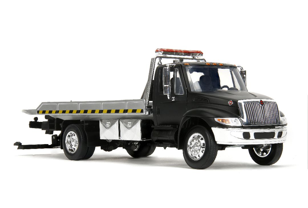 Jada 1/24 International Flatbed Tow Truck  - Primer Black – image 3