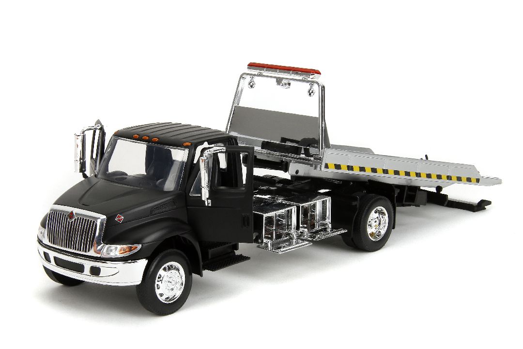 Jada 1/24 International Flatbed Tow Truck  - Primer Black – image 2