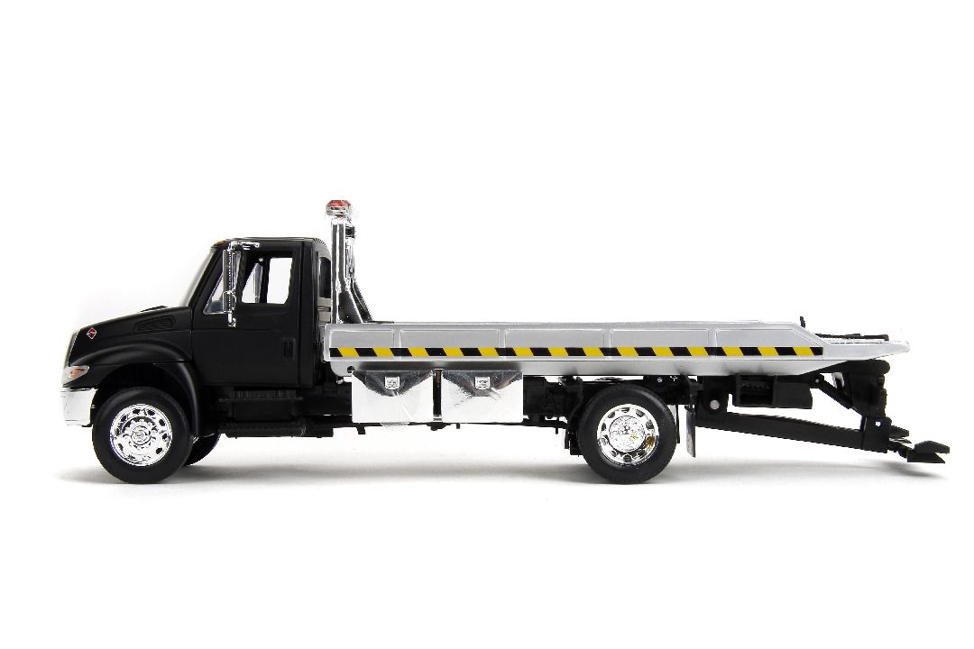 Jada 1/24 International Flatbed Tow Truck  - Primer Black – image 8