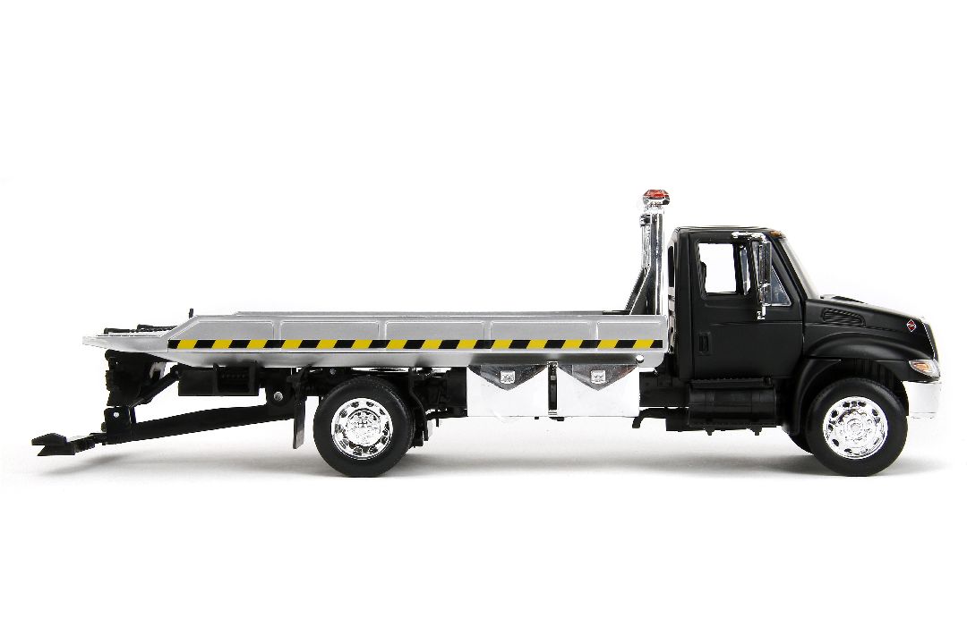 Jada 1/24 International Flatbed Tow Truck  - Primer Black – image 11