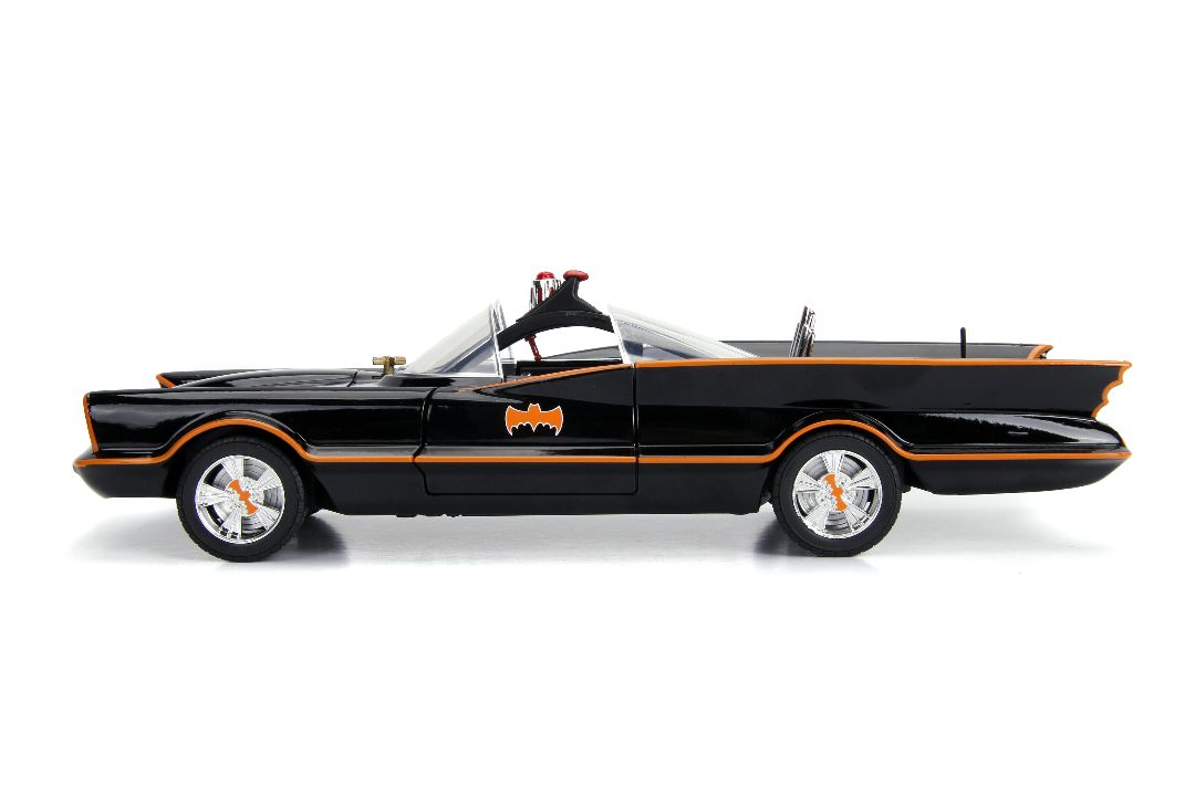 Jada 1/18 "Hollywood Rides" 1966 TV Series Batmobile with Batman thumbnail 8