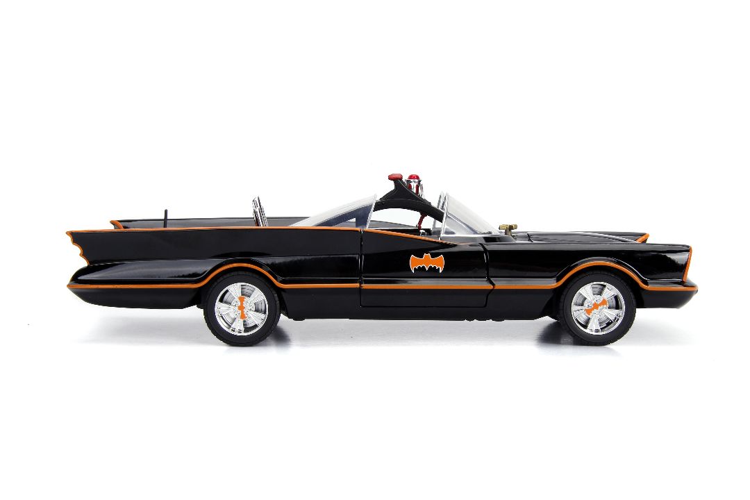 Jada 1/18 "Hollywood Rides" 1966 TV Series Batmobile with Batman thumbnail 10