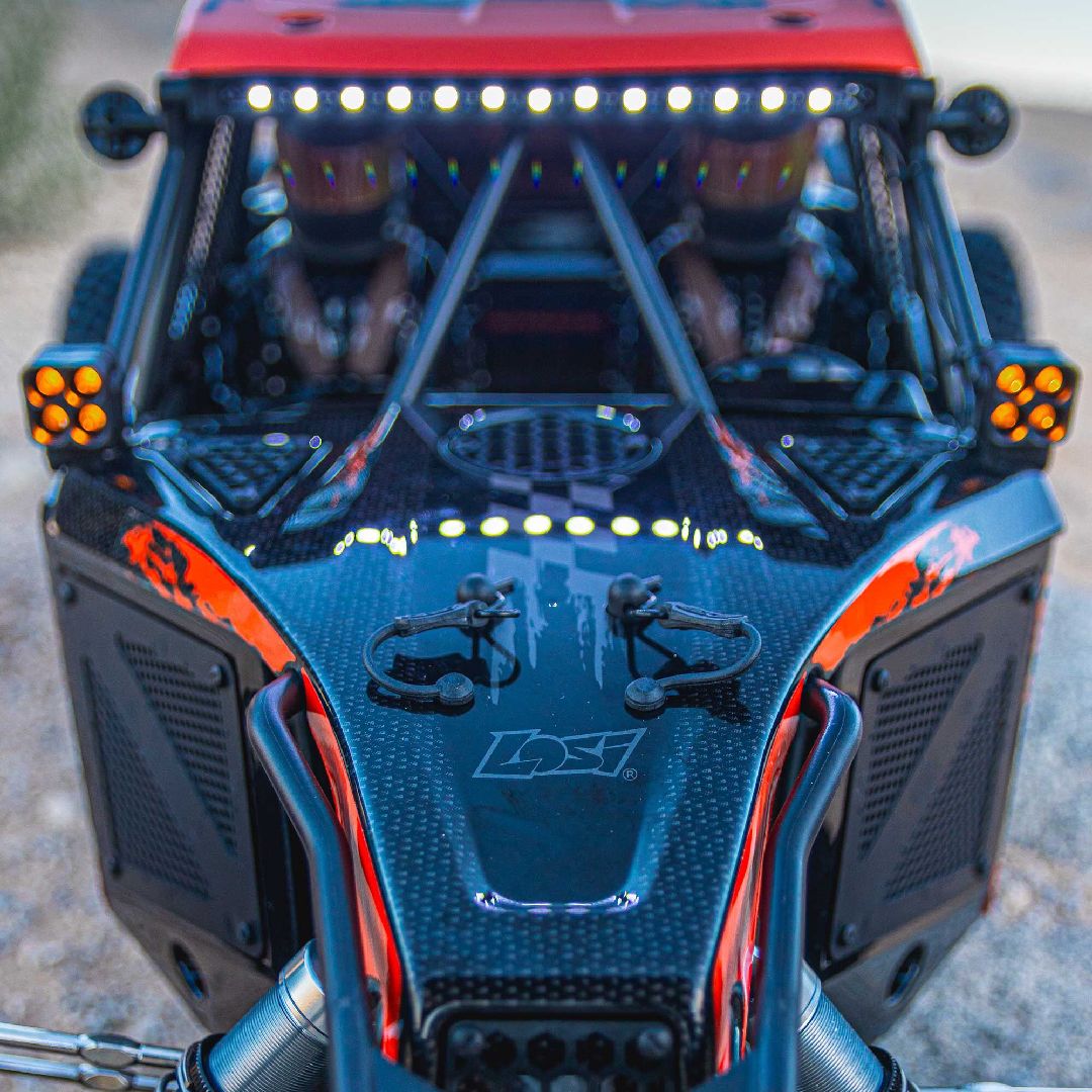 Losi 1/6 8IGHT Super Lasernut Brushless 4X4 RTR - Red – image 4