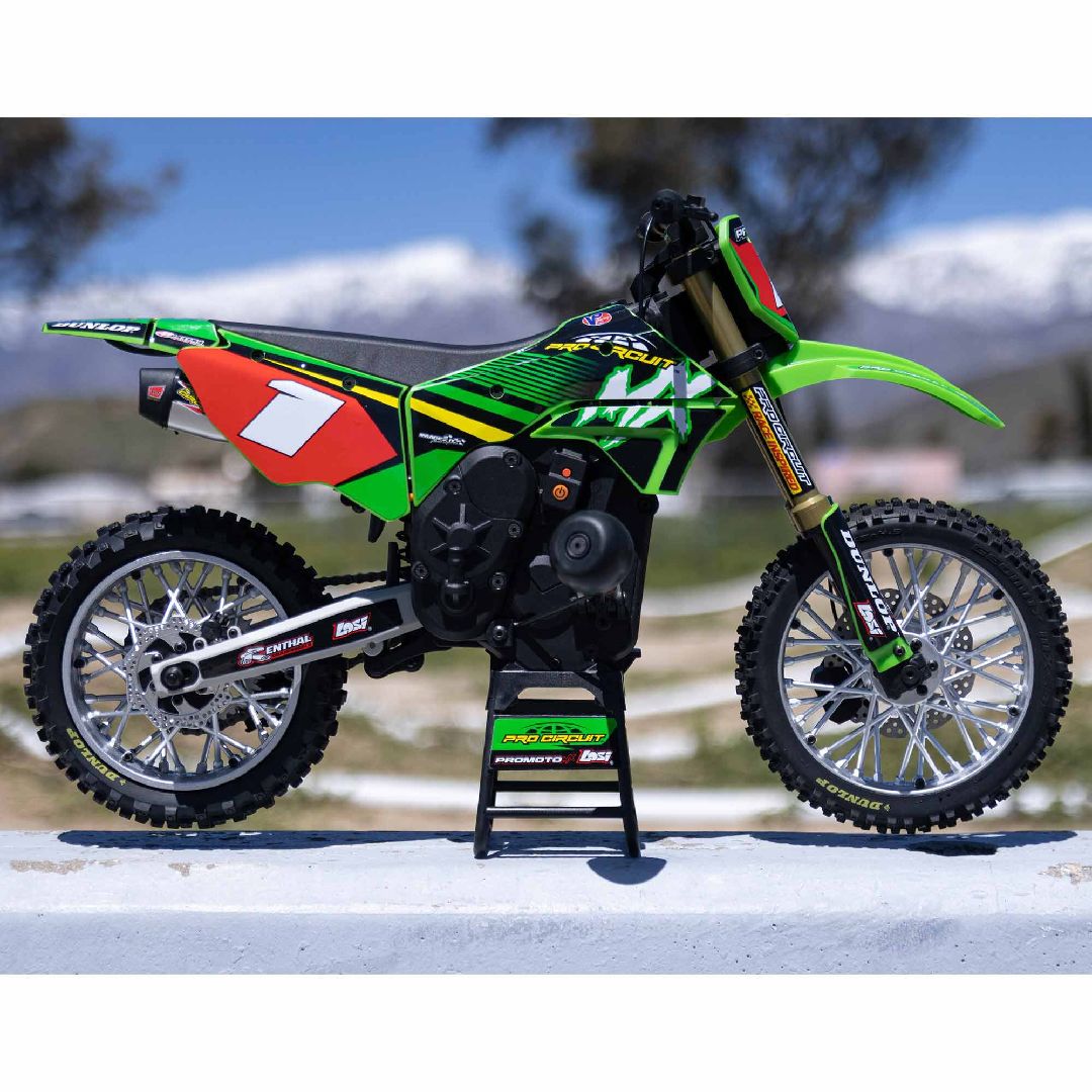 Losi 1/4 Promoto-MX Brushless RTR - Pro Circuit Green – image 2