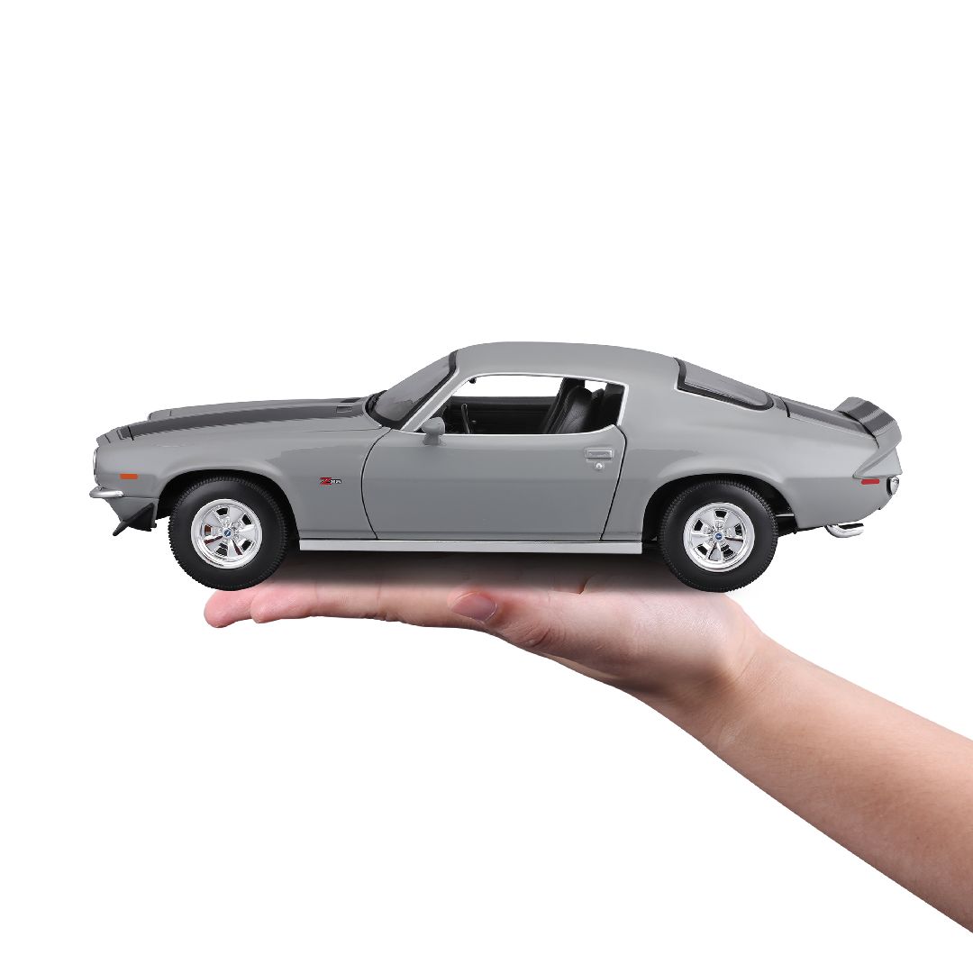 Maisto 1/18 SE 1971 Chevrolet Camaro - Gray – image 6