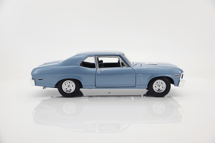 Maisto 1/18 SE 1970 Chevrolet Nova SS Coupe - Metallic Blue – image 12