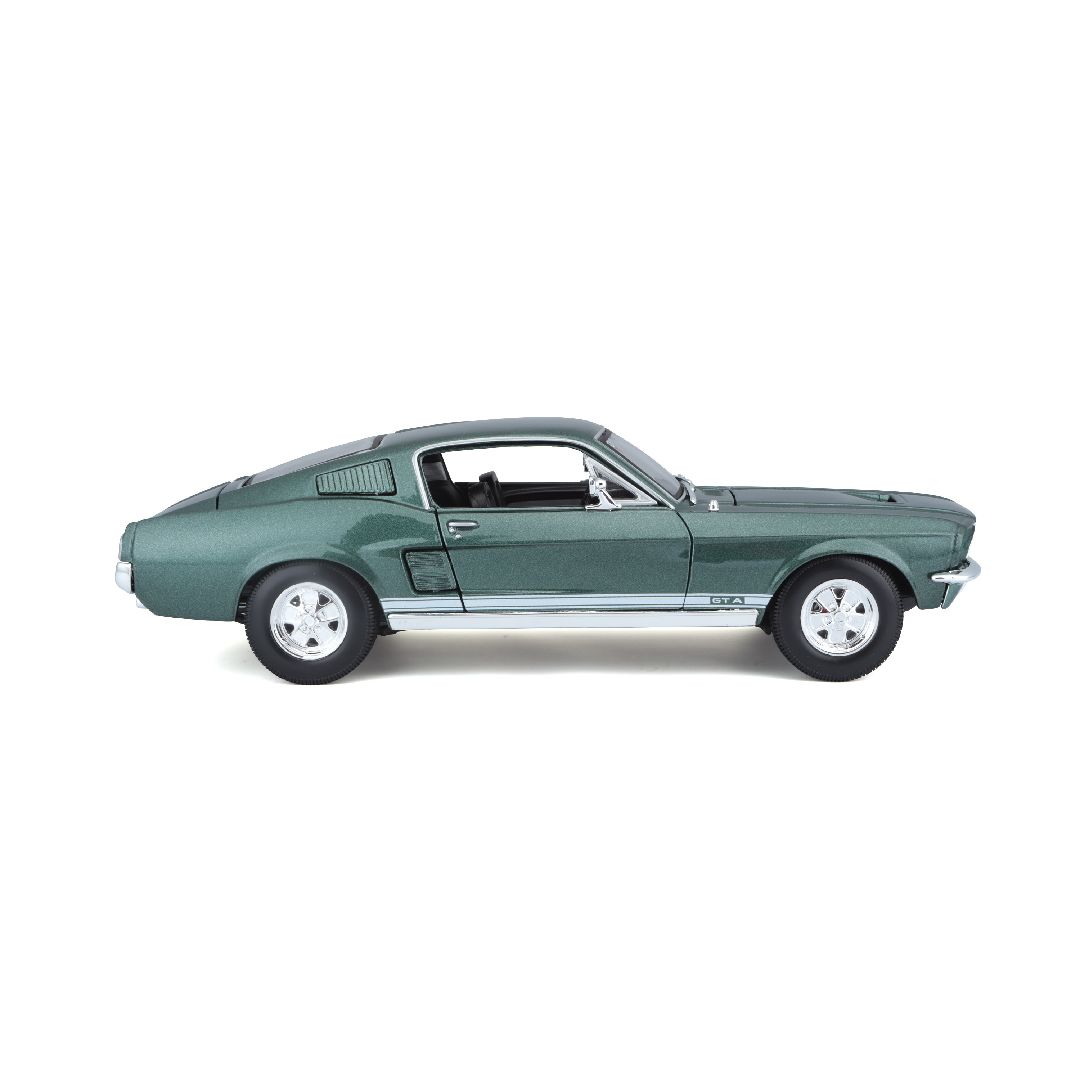 Maisto 1/18 SE 1967 Ford Mustang GTA Fastback - Metallic Green – image 3