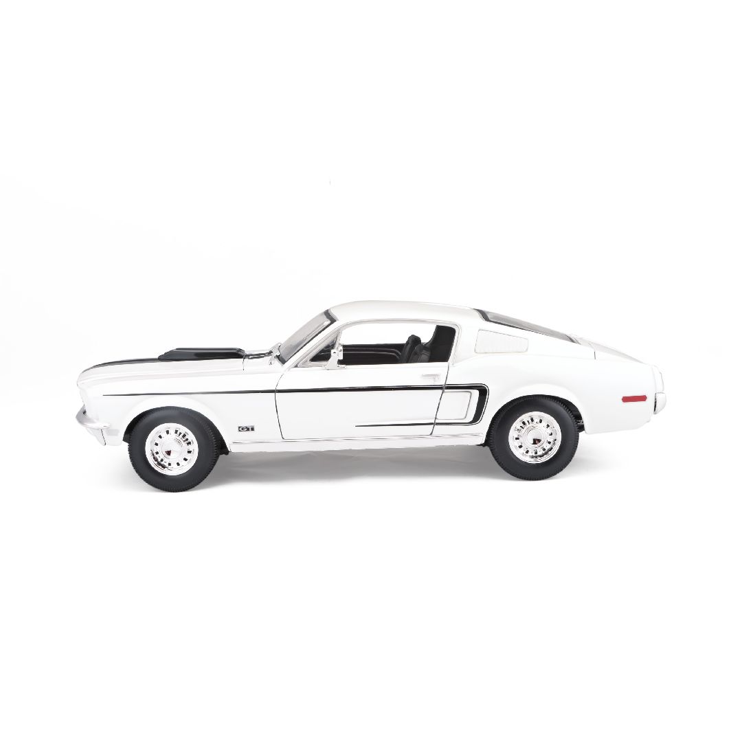 Maisto 1/18 SE 1968 Ford Mustang GT Cobra Jet  - White – image 9