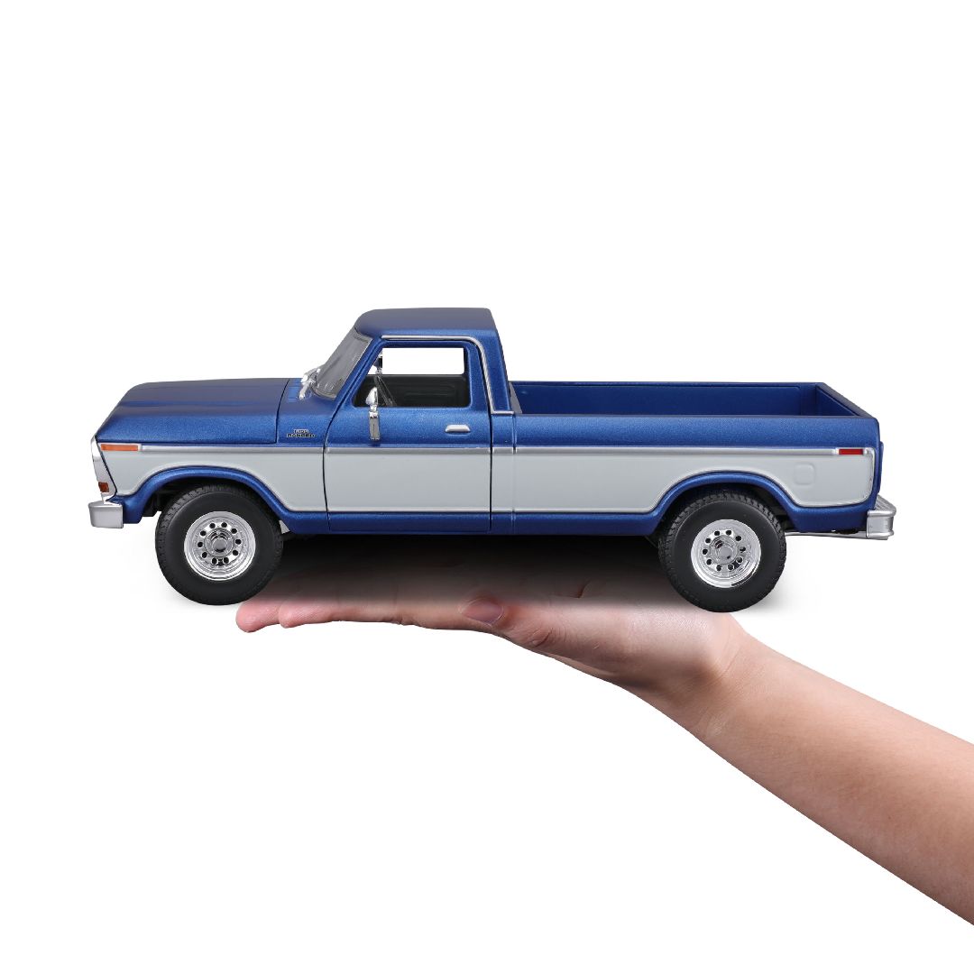 Maisto 1/18 SE 1979 Ford F1 Pick-up Truck  - Blue/White – image 8
