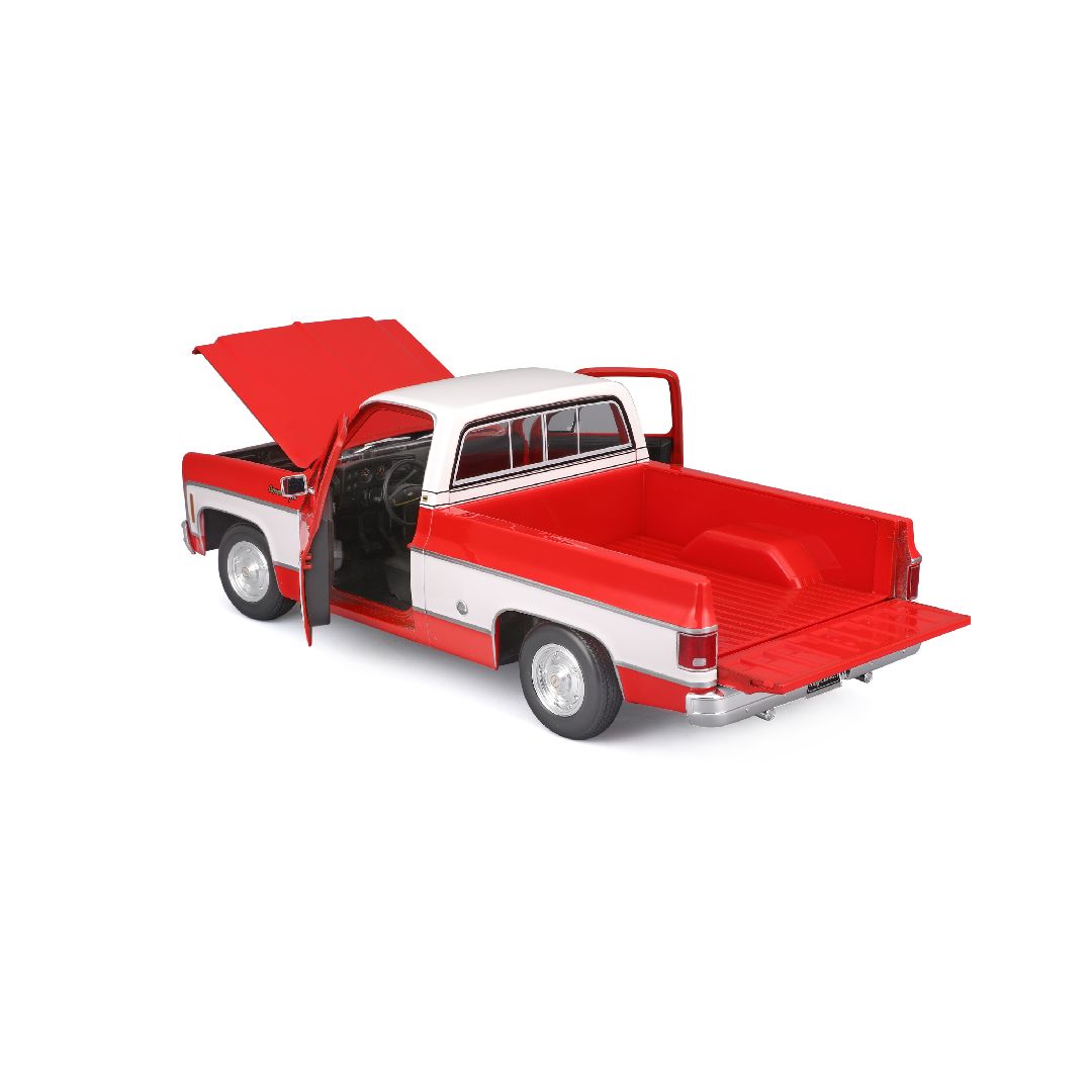 Maisto 1/18 SE 1974 Chevrolet C10 Cheyenne Super - Red/White – image 3