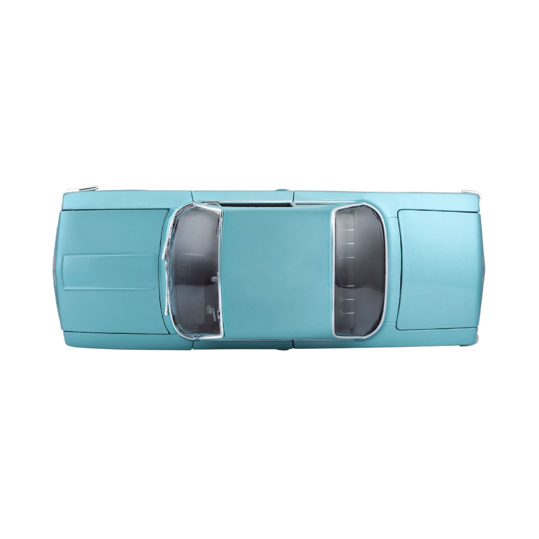 Maisto 1/18 SE 1962 Chevrolet Bel Air - Metallic Light Blue – image 5