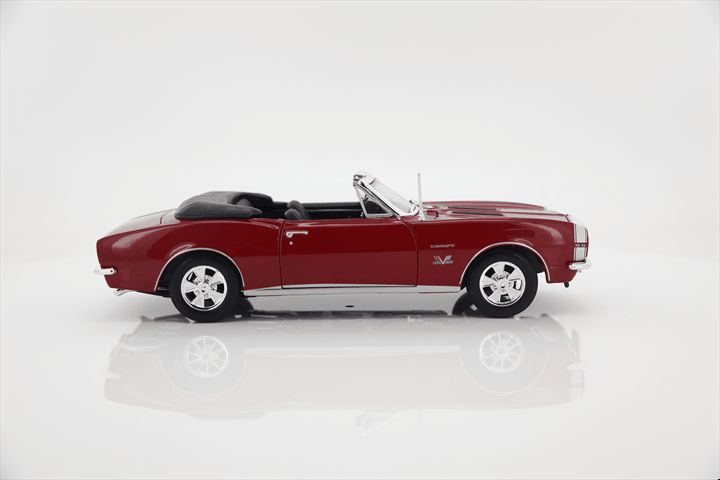 Maisto 1/18 SE 1967 Chevrolet Camaro SS 396 Convertable  - Red – image 20