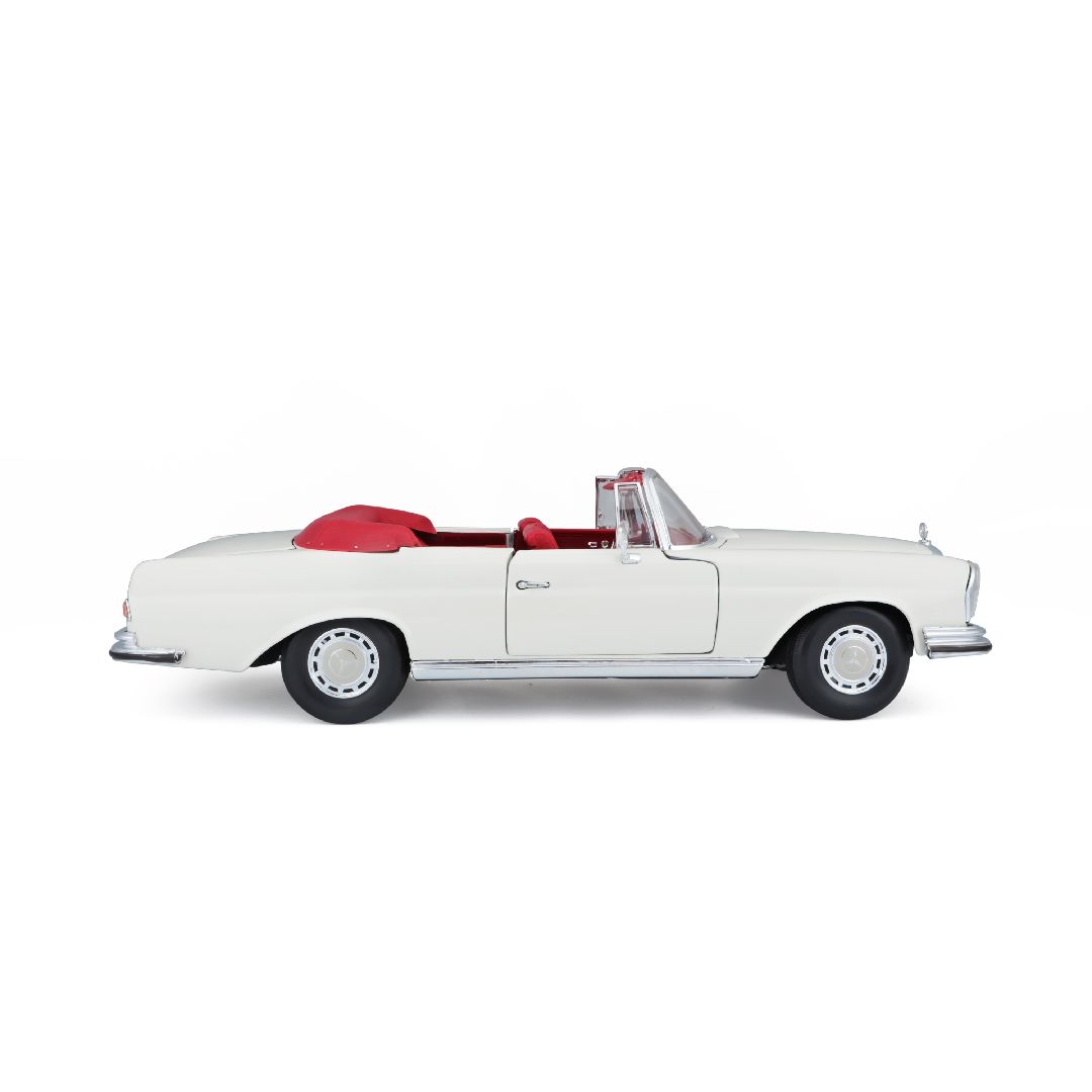Maisto 1/18 SE 1967 Mercedes-Benz 280SE Cabrio - Cream – image 13
