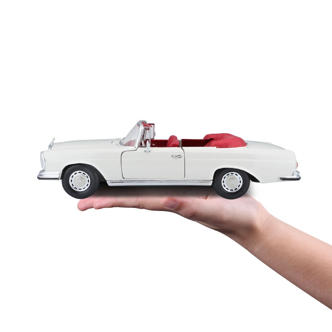Maisto 1/18 SE 1967 Mercedes-Benz 280SE Cabrio - Cream – image 17