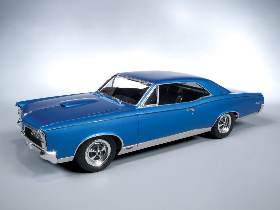 MPC 1967 Pontiac GTO Molded in White 1/25 Model Kit (Level 2) – image 6