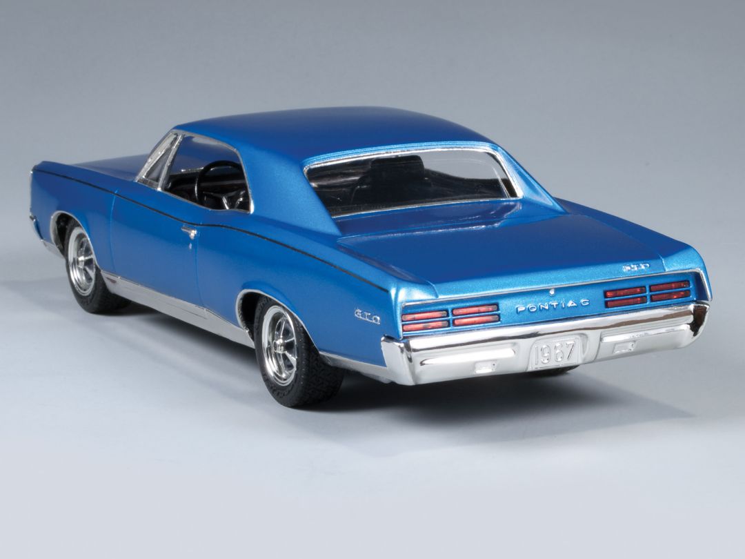 MPC 1967 Pontiac GTO Molded in White 1/25 Model Kit (Level 2) – image 9