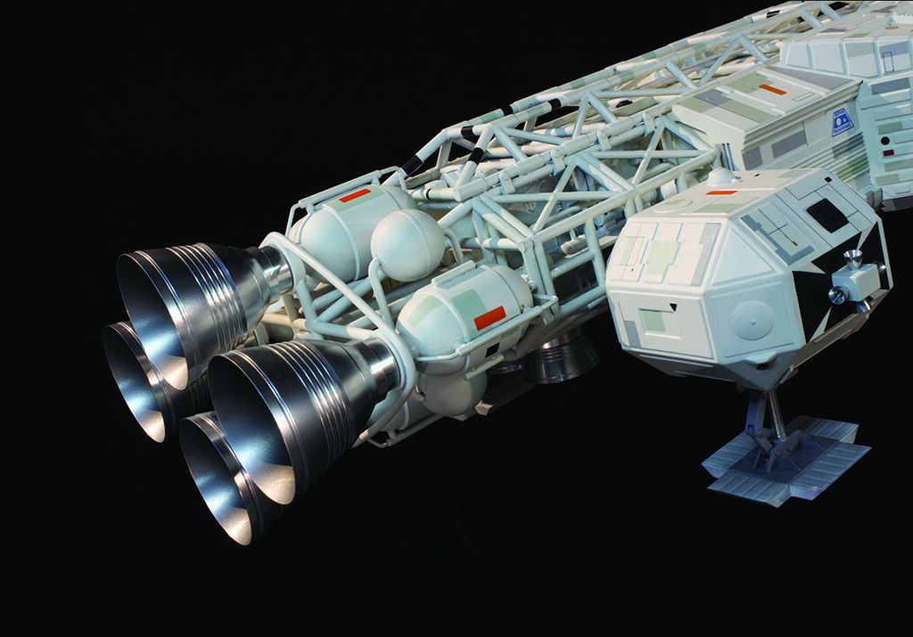 MPC Space:1999 Eagle II w/Lab Pod 1/48 Model Kit (Level 2) thumbnail 3