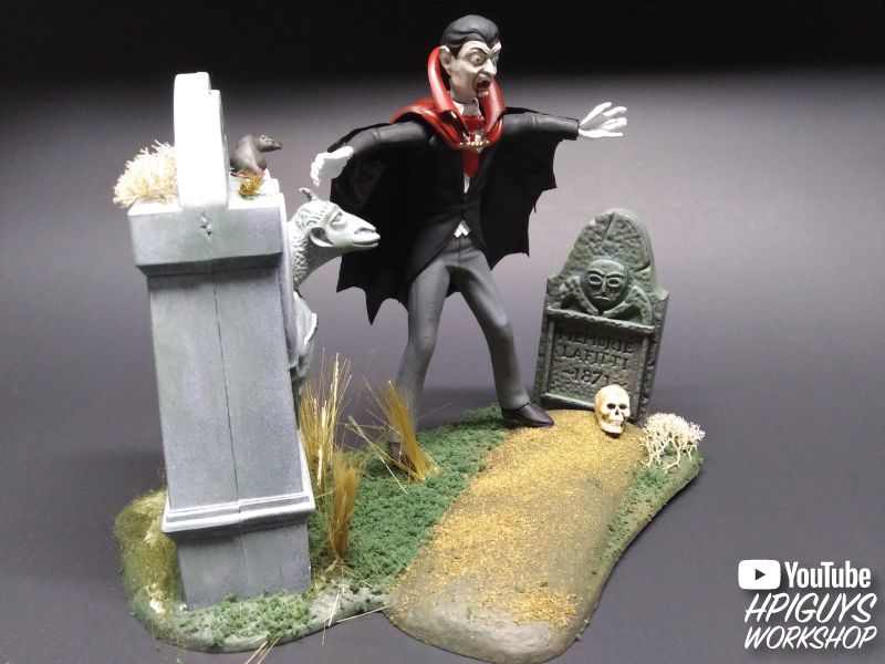 Polar Lights Haunted Manor: Flight of the Vampire 1/12 Model Kit – image 2