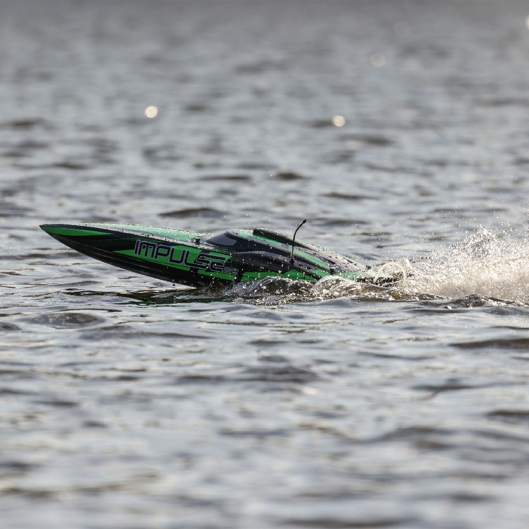 Pro Boat Impulse 32, Deep-V, Blx, Smart RTR - Black/Green – image 2
