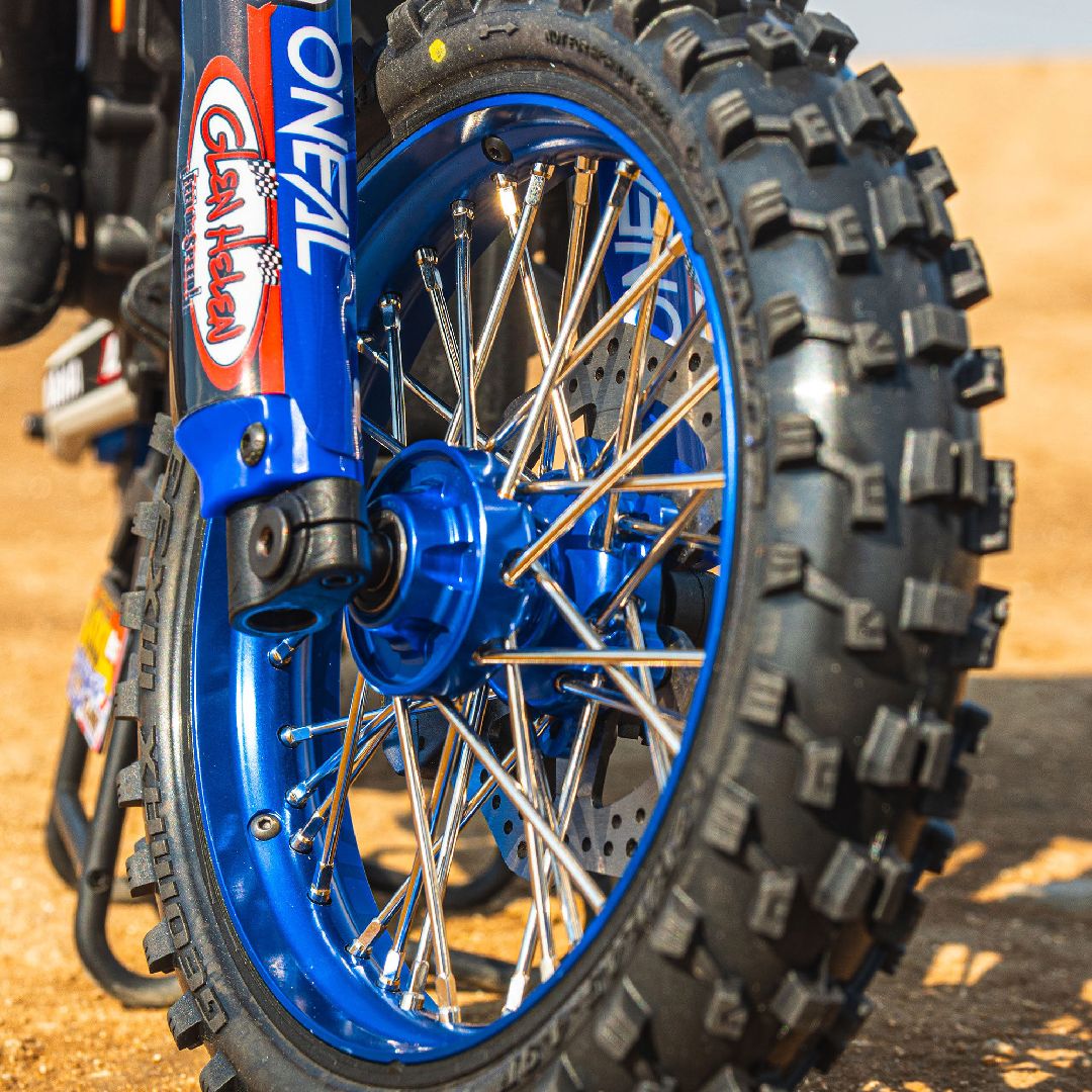 Pro-Line Pro-Spec Aluminum Front Hub, Blue: Promoto-MX – image 2