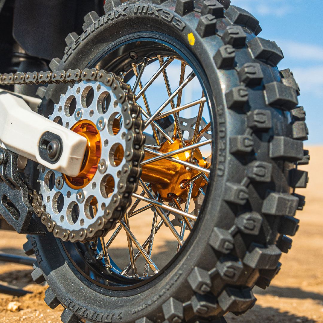 Pro-Line Pro-Spec Aluminum Rear Hub, Gold: Promoto-MX – image 2