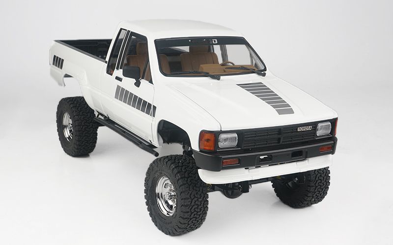 RC4WD 1/10 Trail Finder 2 LWB 87 Toyota Xtracab 4x4 RTR - White – image 2