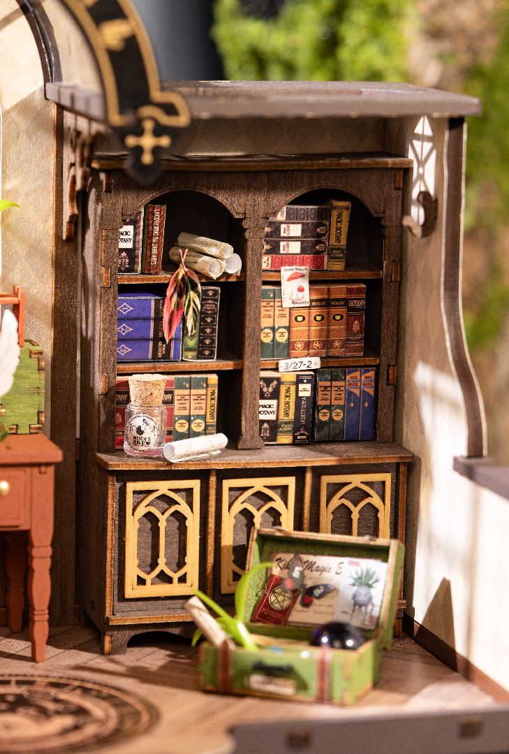 Rolife The Magic Study DIY Miniature House Kit – image 8
