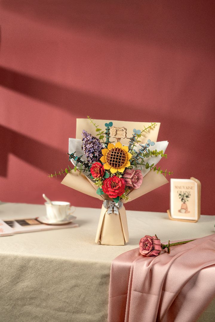 Rowood Wooden Flower Bouquet – image 3